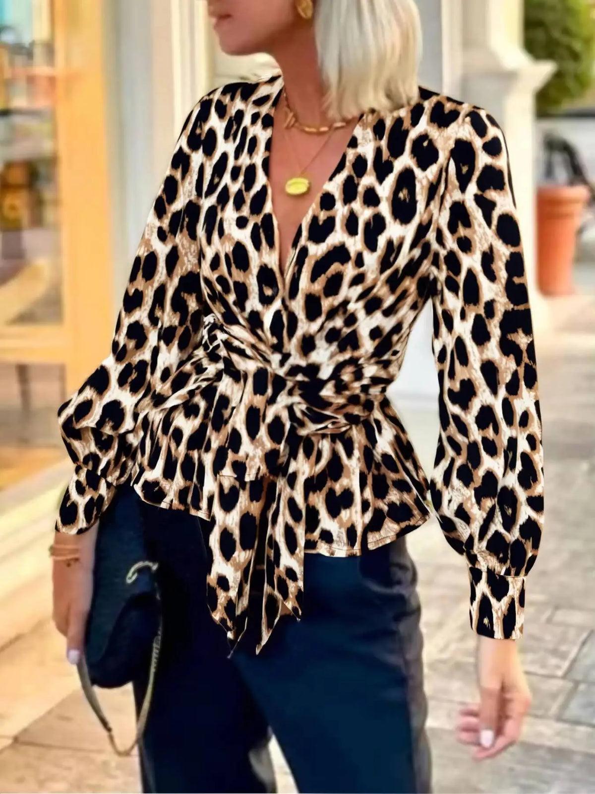 Camicetta da donna primavera estate con stampa leopardata, scollo a V, maniche lunghe, laccio in vita, orlo arricciato, vestibilità slim, trendy, casual, per tutti i giorni, top per appuntamenti