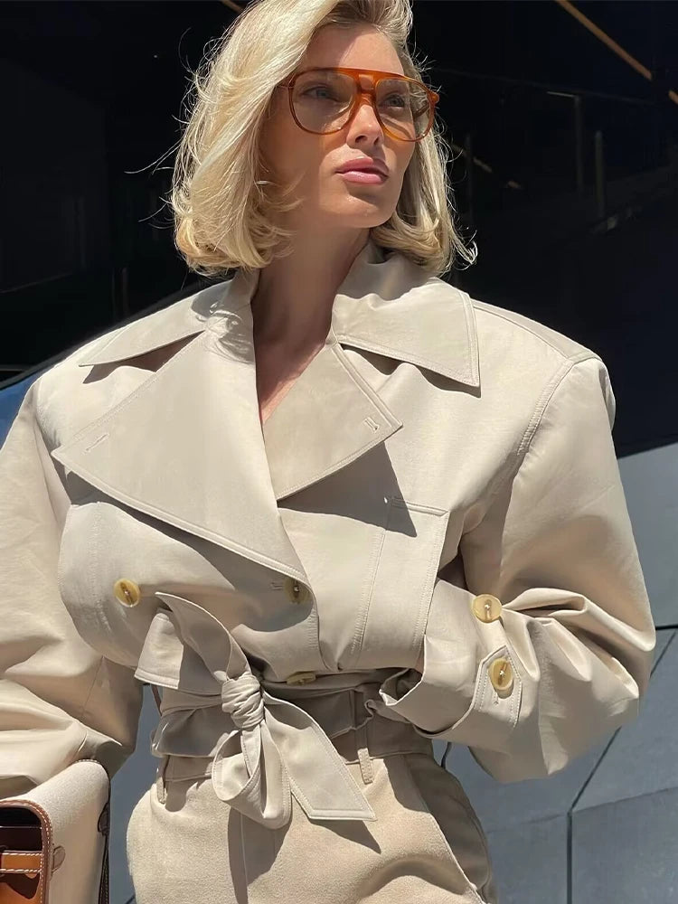 Trench Coat Doppiopetto con Cintura – Stile Britannico