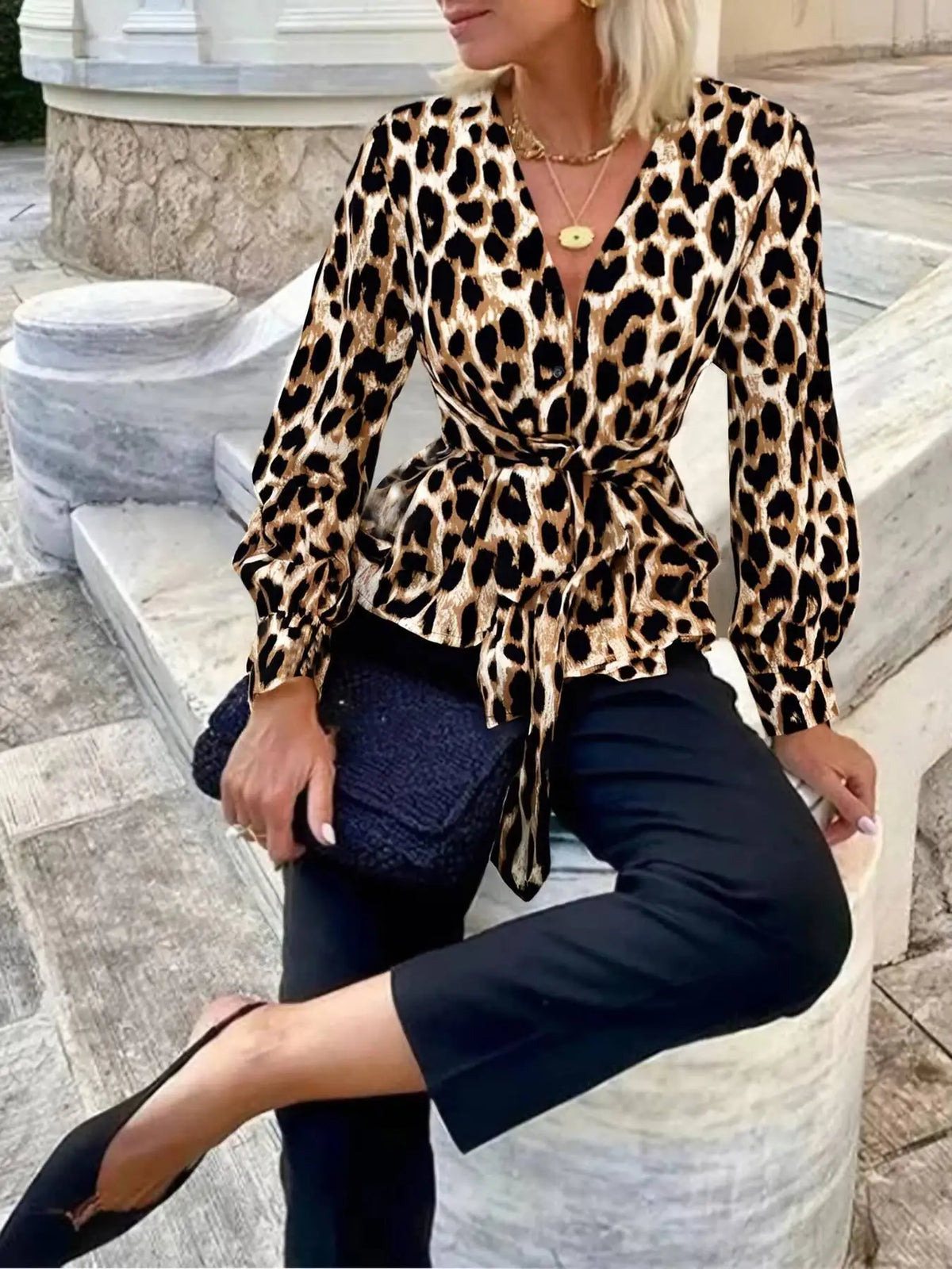 Camicetta da donna primavera estate con stampa leopardata, scollo a V, maniche lunghe, laccio in vita, orlo arricciato, vestibilità slim, trendy, casual, per tutti i giorni, top per appuntamenti