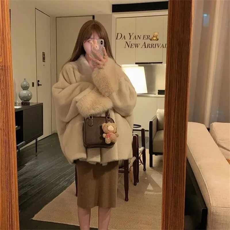 Cappotto in Pelliccia Sintetica – Stile Mondano