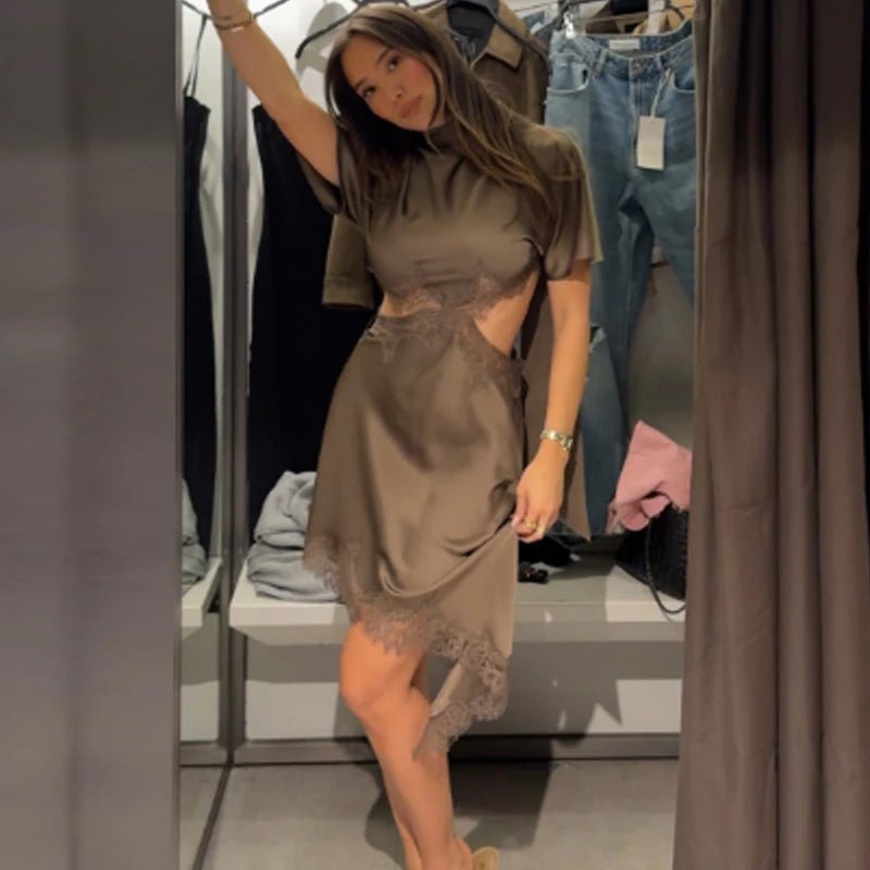 Abito Asimmetrico in Raso e Pizzo con Sciarpa – Maniche Corte e Cut-Out - Veyla