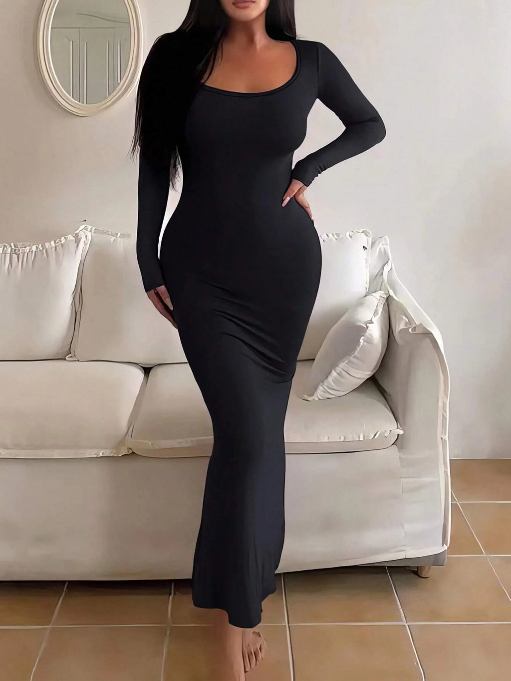 Abito Lungo Aderente a Maniche Lunghe con Scollo Quadrato – Minimale e Chic - Veyla