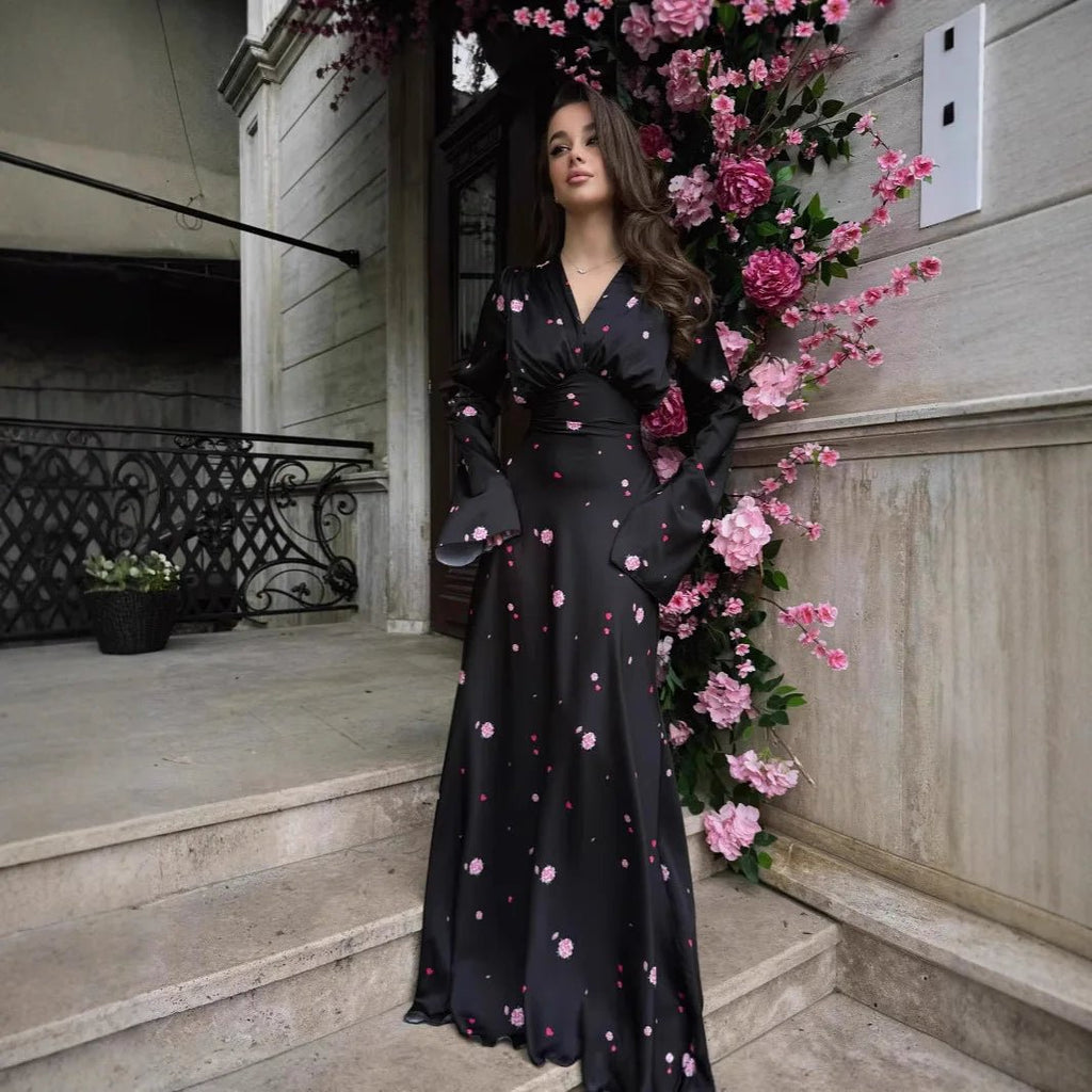 Abito Lungo in Raso con Lace-Up e Scollo a V – Slim, Pieghettato, Autunno - Veyla