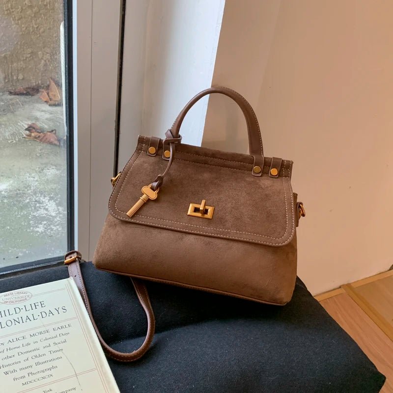 Borsa a Mano Retrò in Finta Pelle Scamosciata con Patta – 4 Colori - Veyla