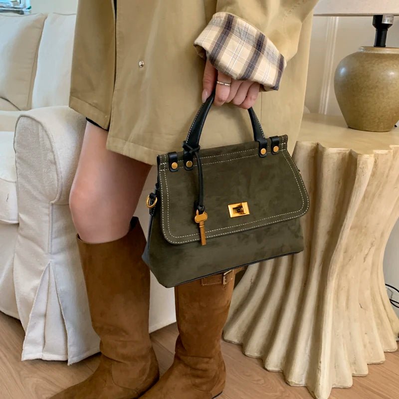 Borsa a Mano Retrò in Finta Pelle Scamosciata con Patta – 4 Colori - Veyla