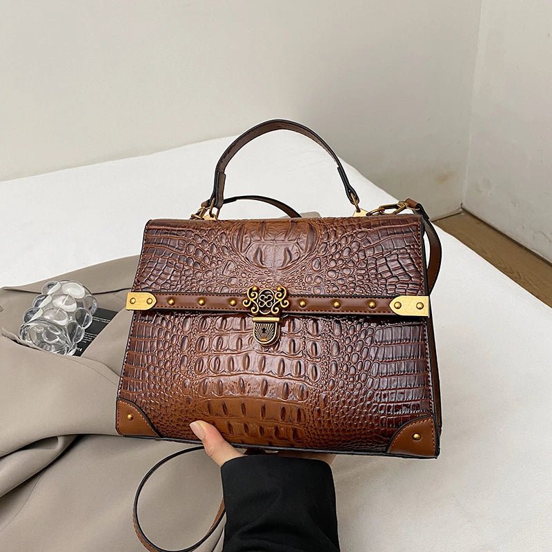 Borsa a Tracolla Quadrata Viola in Ecopelle – Design Classico - Veyla