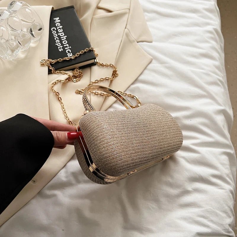 Borsa da Sera a Conchiglia con Catena in Ecopelle – Stile Vintage-Chic - Veyla