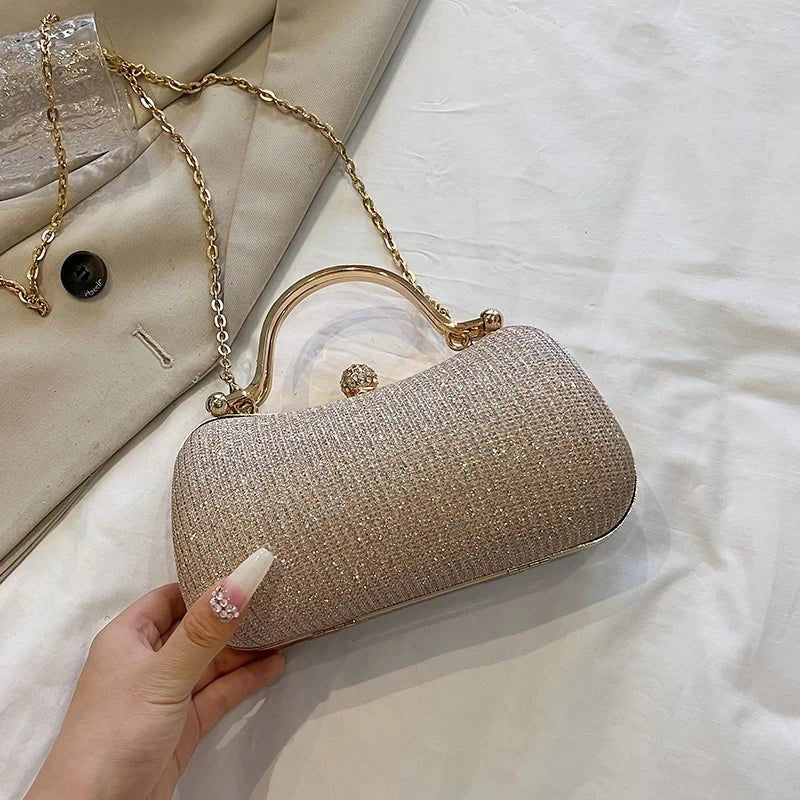 Borsa da Sera a Conchiglia con Catena in Ecopelle – Stile Vintage-Chic - Veyla