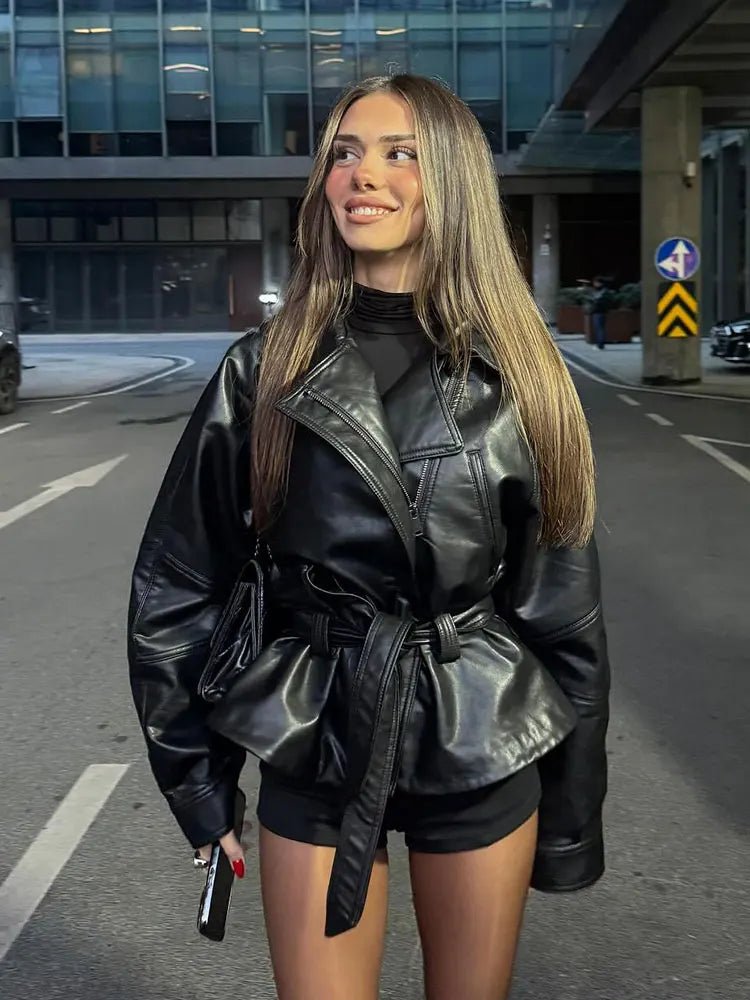Giacca da Moto in Ecopelle Nera con Cintura - Veyla