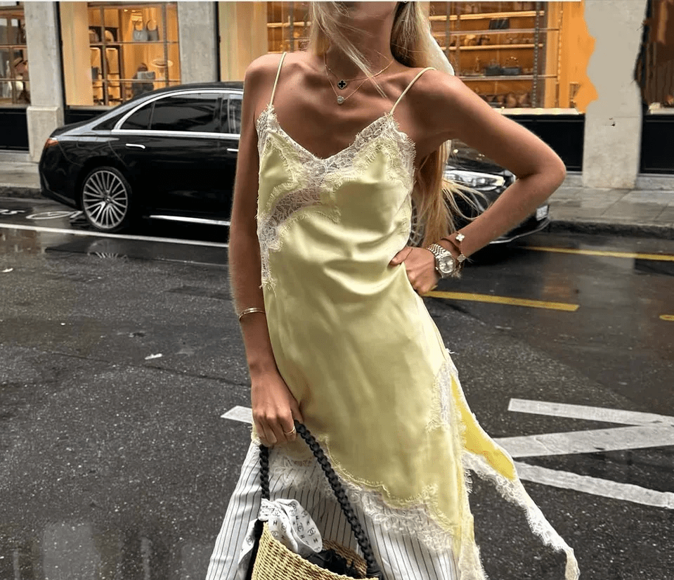 Mini Abito in Pizzo Asimmetrico con Spalline Sottili e Scollo a V – Festa, Primavera - Veyla