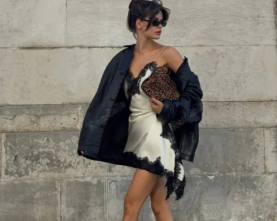 Mini Abito in Pizzo Asimmetrico con Spalline Sottili e Scollo a V – Festa, Primavera - Veyla