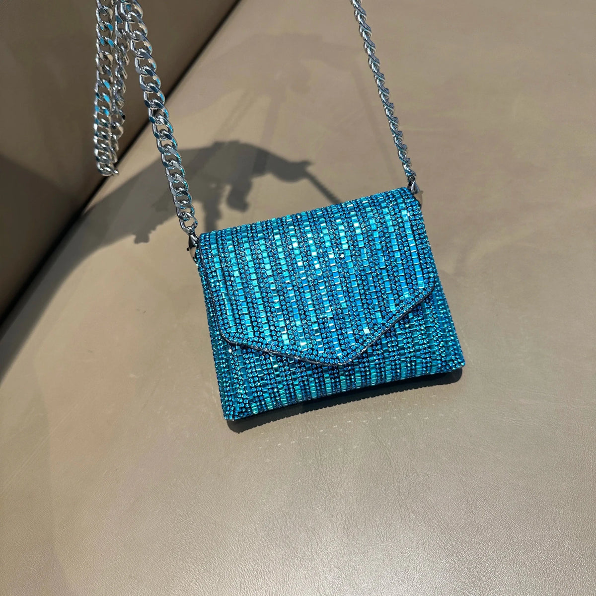 Mini Pochette da Sera con Strass e Catena Argento - Veyla