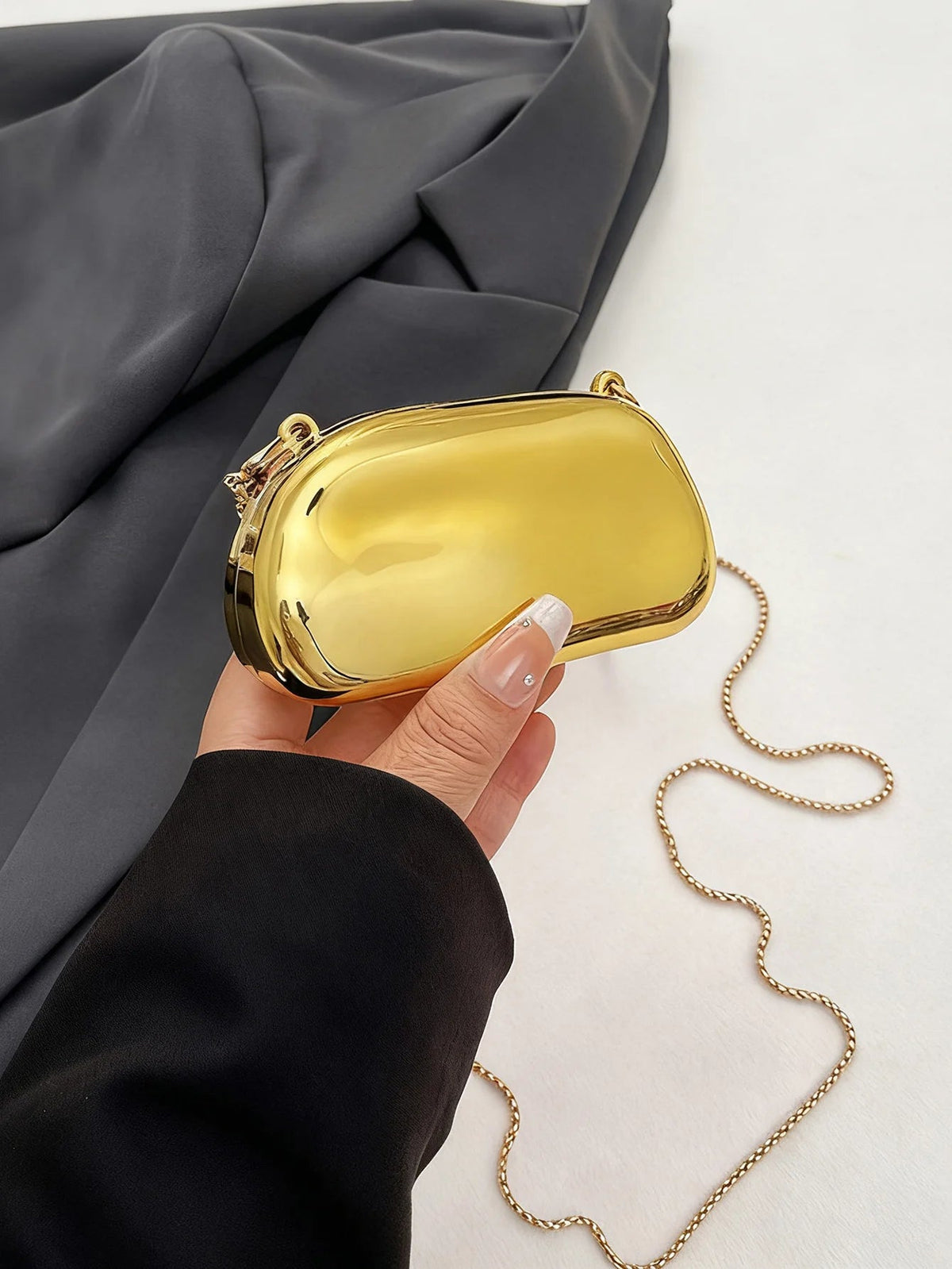 Mini Pochette Minaudière in Acrilico con Catena Dorata – Da Sera - Veyla