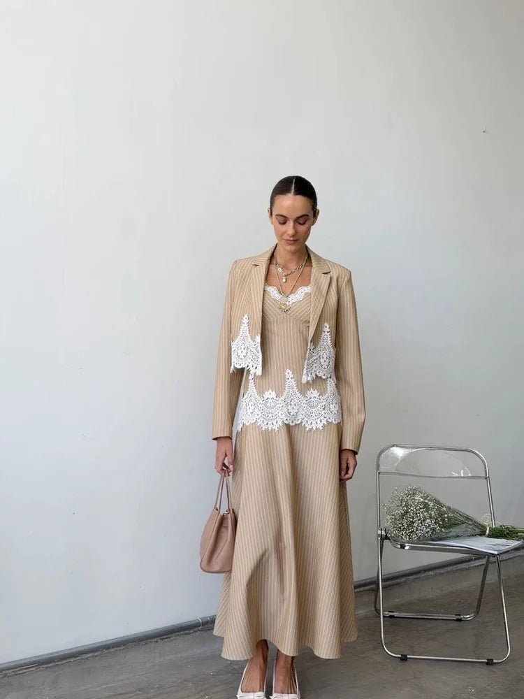 Veyla – Elegante Completo a 3 Pezzi con Inserti in Pizzo a Righe, Top a Bretel - Veyla