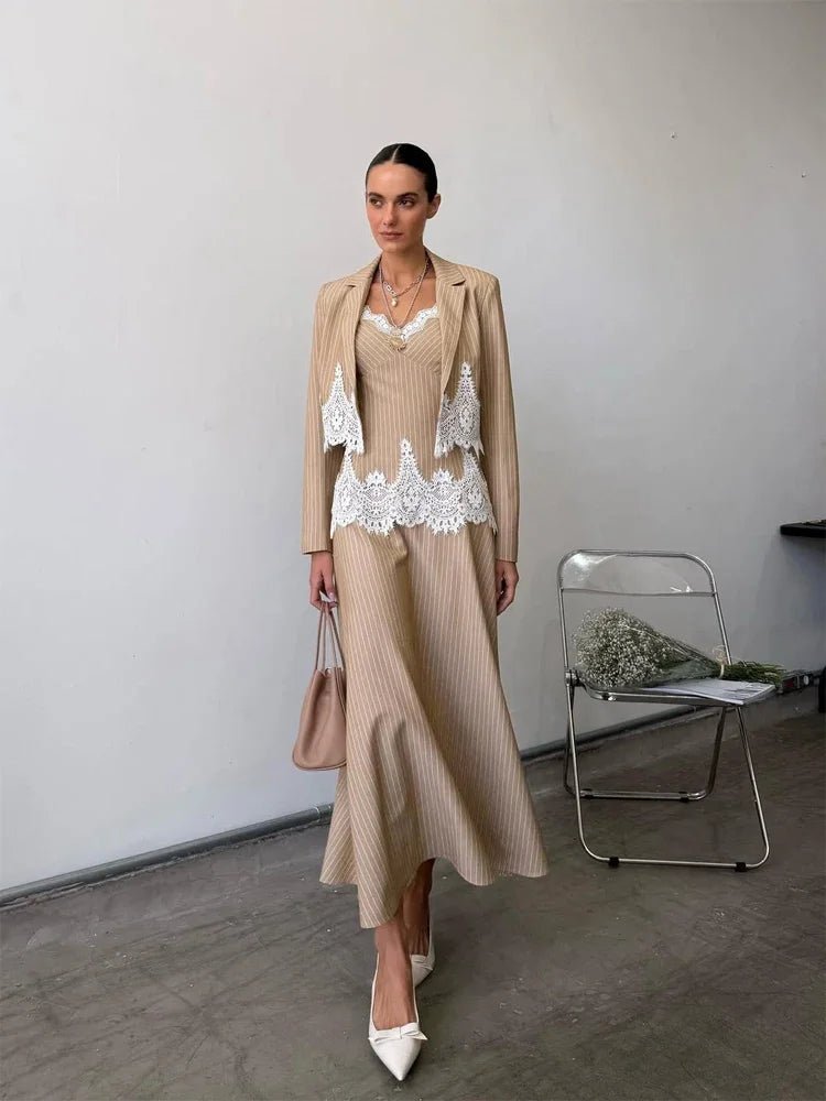 Veyla – Elegante Completo a 3 Pezzi con Inserti in Pizzo a Righe, Top a Bretel - Veyla